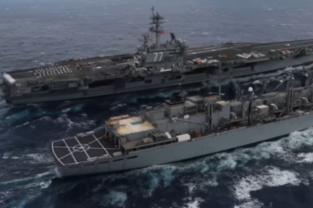 Navio gigante USS Bataan reúne convés de voo, Fuzileiros Navais e lógica de porta aviões para reagir rápido em missões no mar.