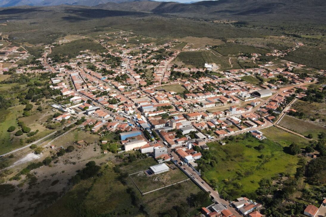 A cidade nas montanhas da Chapada Diamantina surpreende em Piatã com altitude elevada, clima frio no Nordeste e paisagens que rompem o padrão mais conhecido da região.