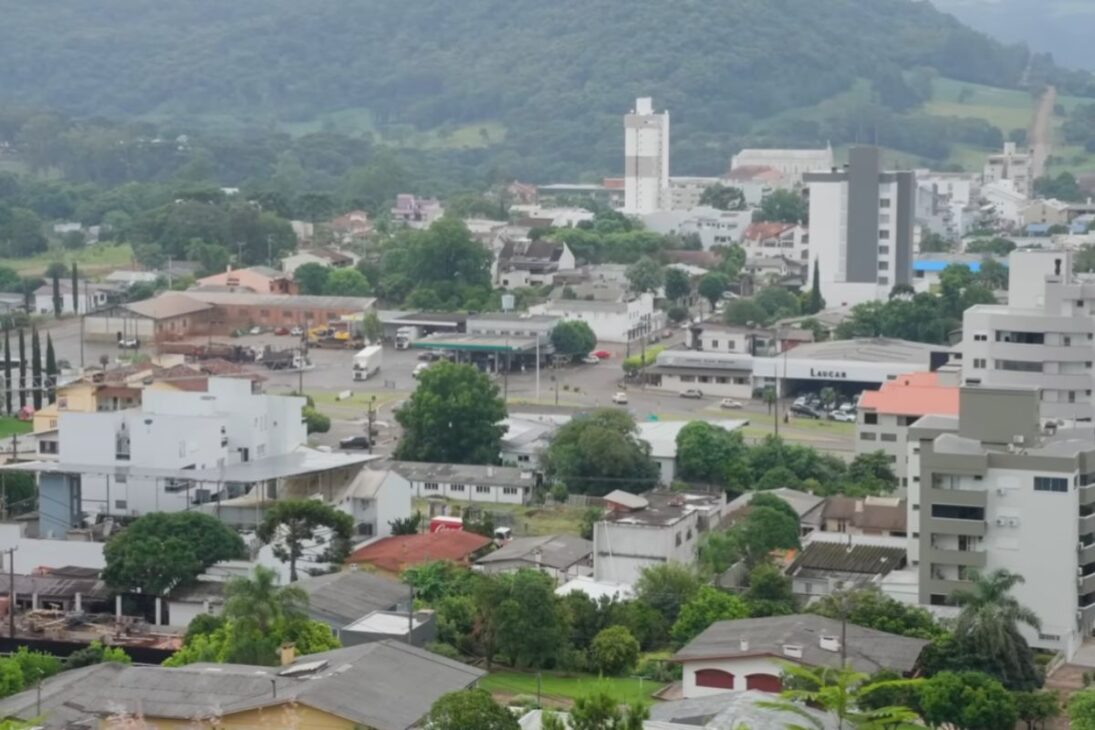 Miura nasceu de Casca, uma pequena cidade agrícola ligada à indústria automotiva brasileira e à história de um carro esportivo icônico.