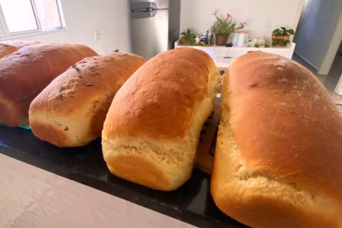 Casal fez pão artesanal como renda extra, criou reserva de emergência e viu a liberdade financeira começar no pequeno.