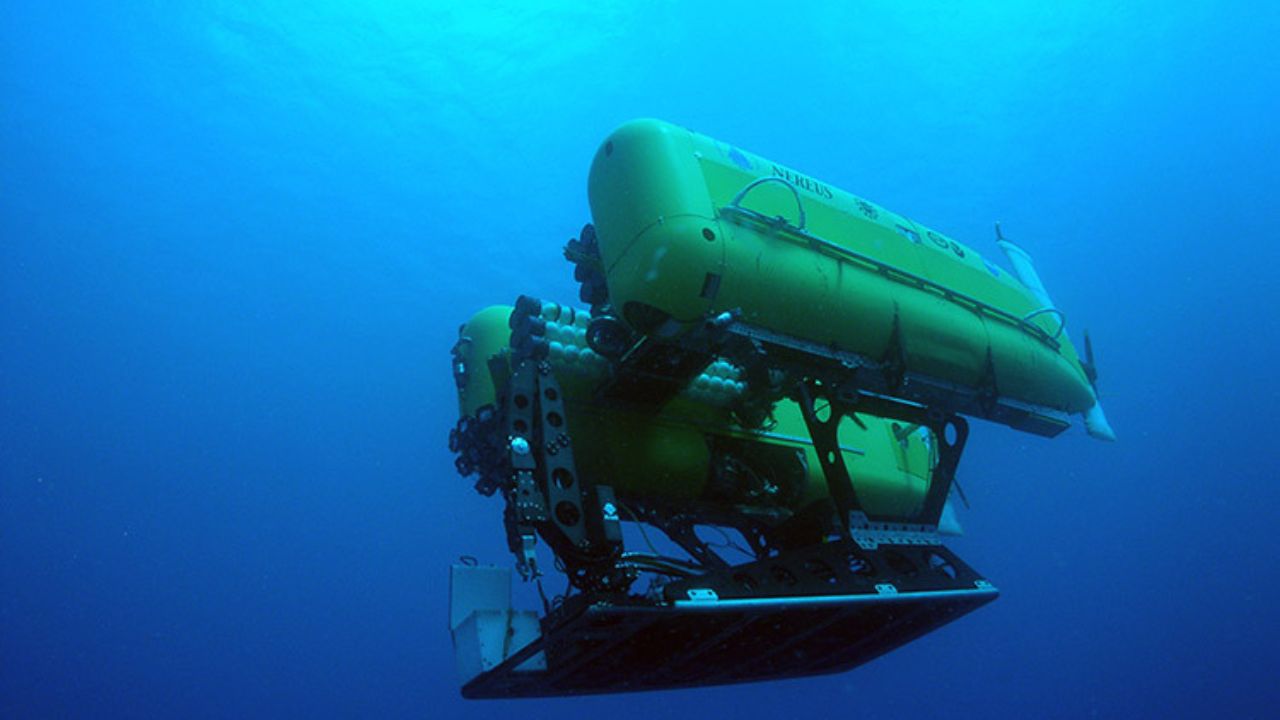 Era o único robô do mundo capaz de chegar ao ponto mais profundo dos oceanos e estava a duas horas de encerrar sua missão quando a câmera apagou para sempre, no dia seguinte, a tripulação encontrou apenas fragmentos de plástico boiando no Pacífico.