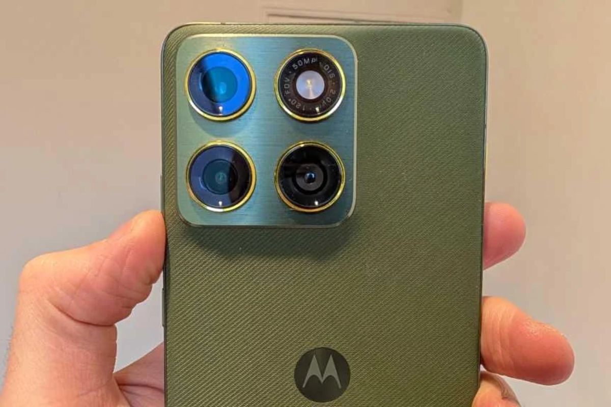 Motorola Signature chega com DxOMark selo ouro, Snapdragon 8 Gen 5, tela Extreme AMOLED de 165 Hz e câmeras que empatam com iPhone 17 Pro; veja detalhes