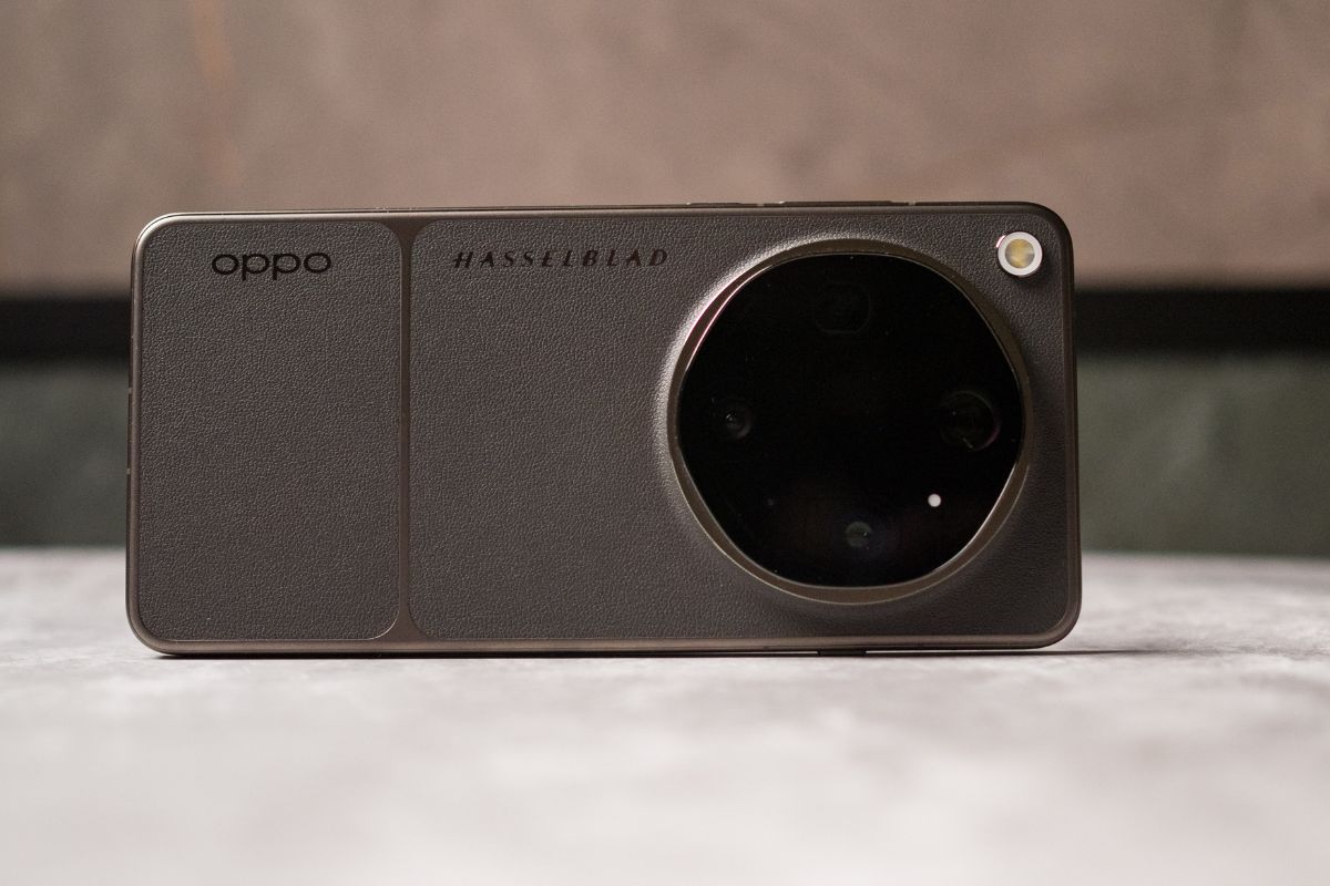 O Find X9 Ultra da Oppo traz câmeras Hasselblad de 200 MP, zoom óptico de 10x e kit externo de 300 mm. Lançamento global em 21 de abril.
