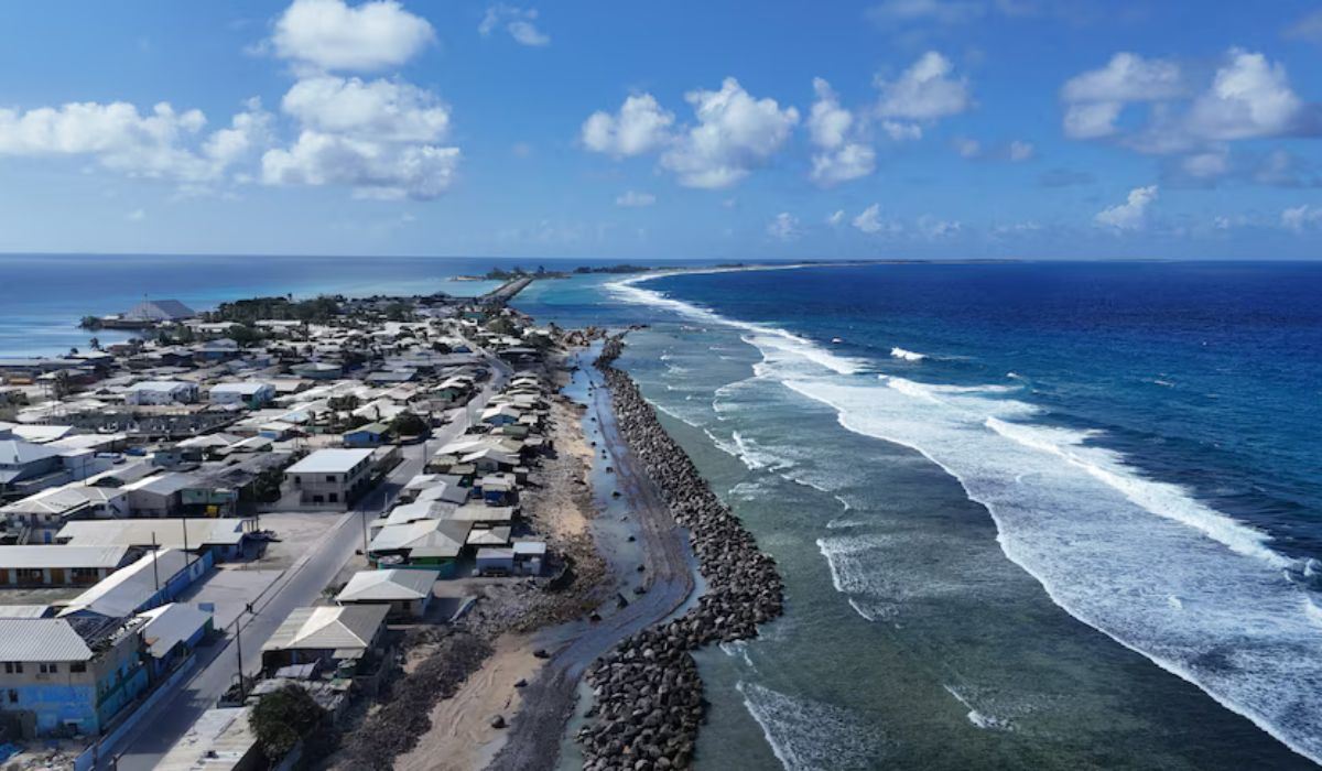 Um quebra-mar em construção em Ebeye, nas Ilhas Marshall. (Foto: Hall Contracting)