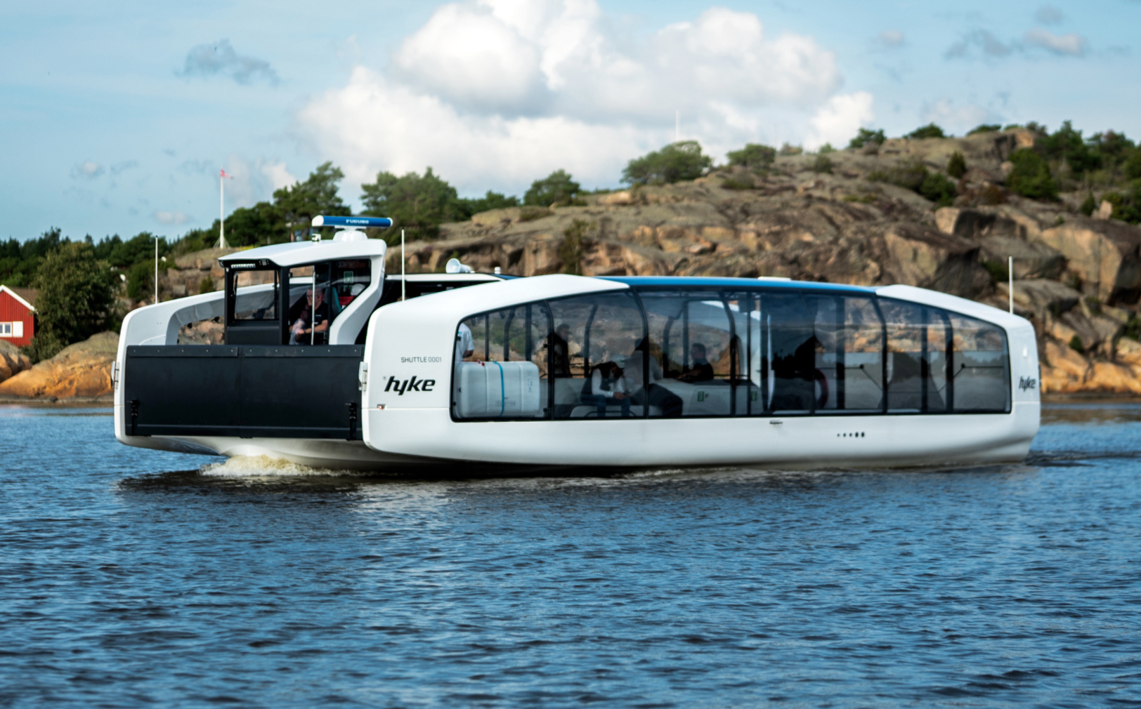 Ferry elétrico Hyke F-15 já transportou mais de 41 mil passageiros na Noruega e consome até 8 vezes menos energia que barcos a diesel.