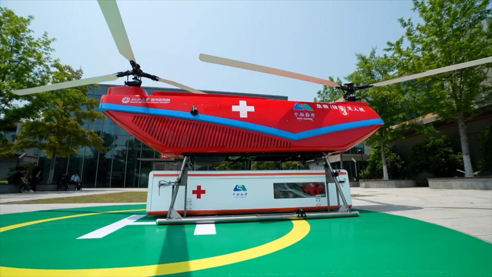 Drone médico da China realiza resgate, monitora sinais vitais e opera em condições extremas, unindo atendimento e evacuação em uma única missão.