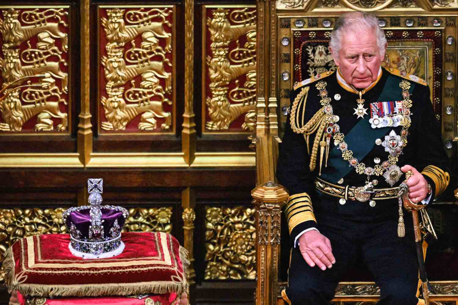 Rumores sobre abdicação de Charles III reacendem debate sobre saúde do rei, sucessão de William e custo de nova coroação. (Imagem: Ben Stansall/Getty Images)