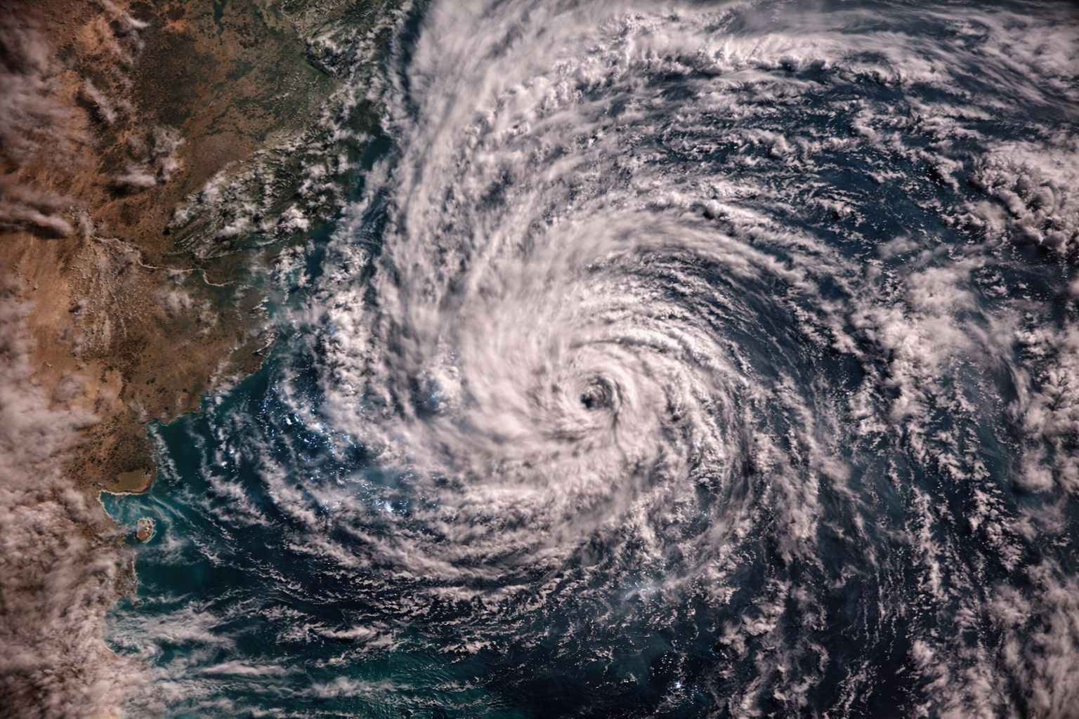 Um ciclone está se formando entre a Argentina e o Uruguai neste exato momento e vai atingir quatro estados brasileiros com até 100 mm de chuva e ventos de 70 km/h enquanto