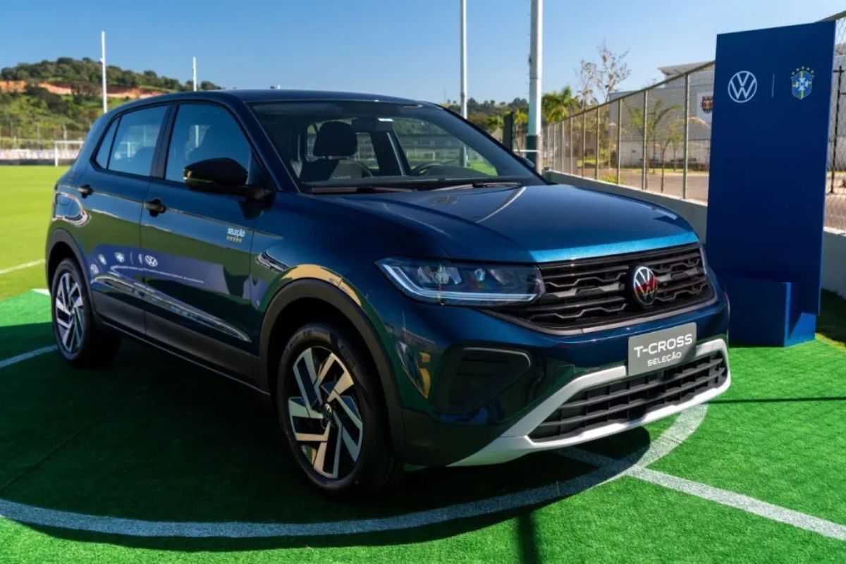 Volkswagen lança T-Cross Seleção por R$ 129.990 com rodas de 17”, visual exclusivo da CBF, cor Azul Norway e pacote reforçado; edição especial da Copa de 2026 chega às concessionárias em (3)