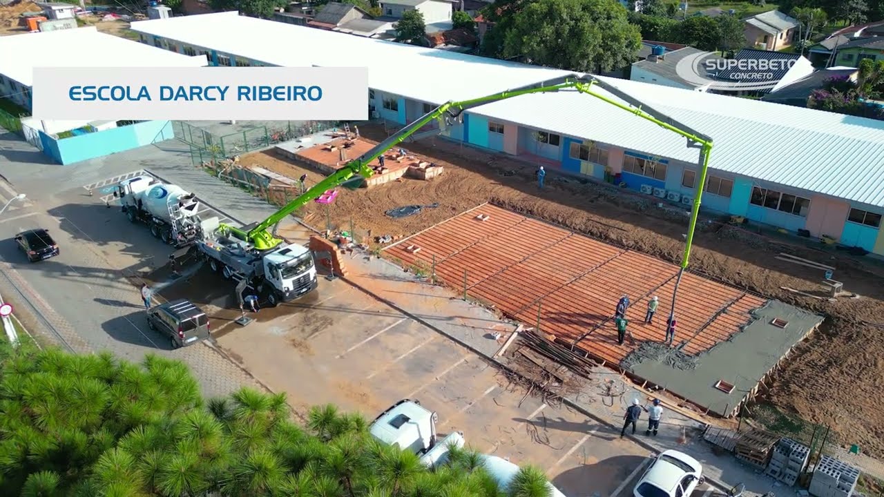 Escola em Florianópolis foi construída em 42 dias com 3.018 m² e mais de mil vagas e mostra avanço da construção modular no Brasil.