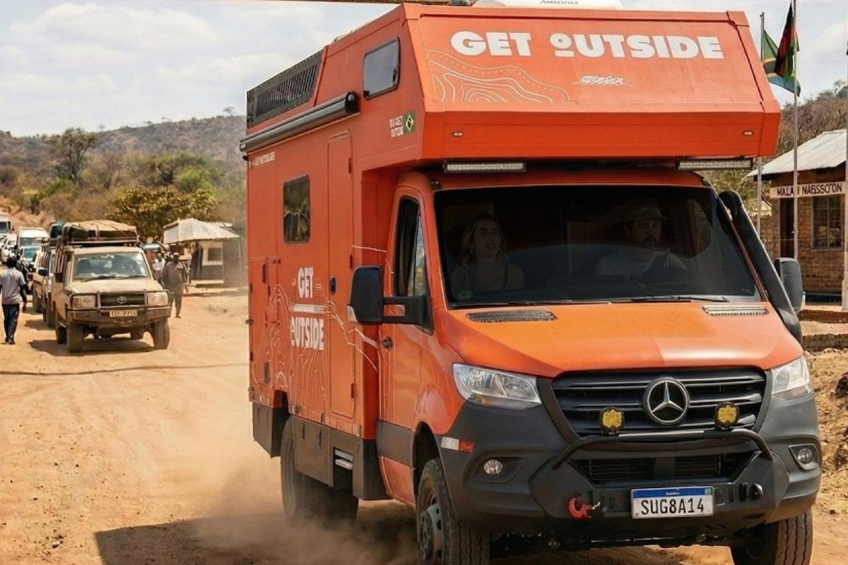 Casal brasileiro cruza do Malaui pra Tanzânia de motorhome pagando US$ 90 em dinheiro vivo. Na fronteira, quase caíram num golpe do seguro obrigatório.