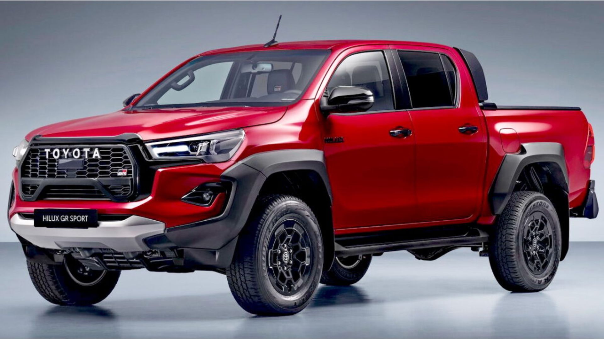 Toyota Hilux simples ao lado de Chevrolet Onix Plus Premier mostrando diferença de proposta e preço