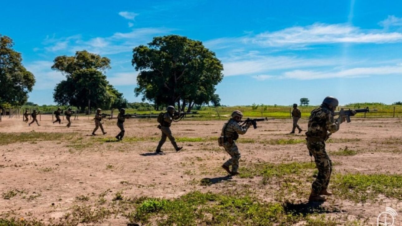 Marinha do Brasil lidera Operação ACRUX XII com drones, navios de guerra e mais de 700 militares no Pantanal.