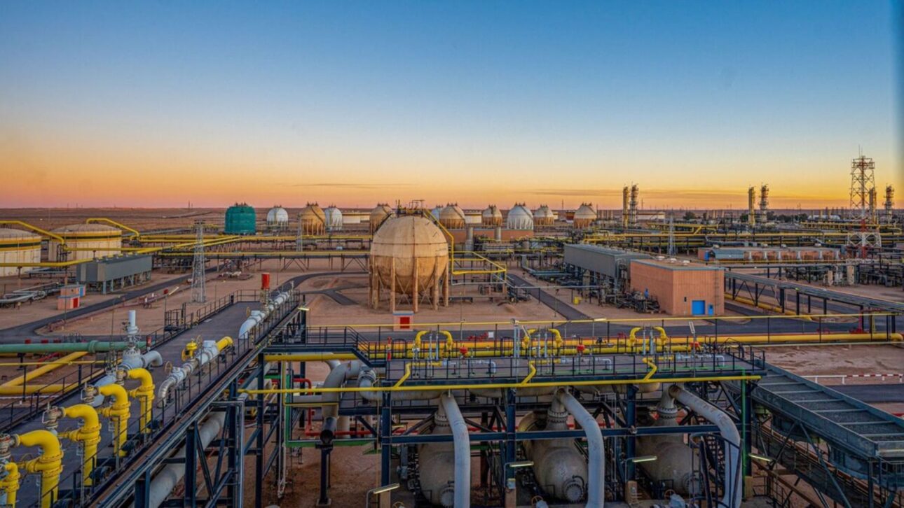 Argélia amplia influência global com gás natural, petróleo e exportações para Europa após redução do fornecimento russo.