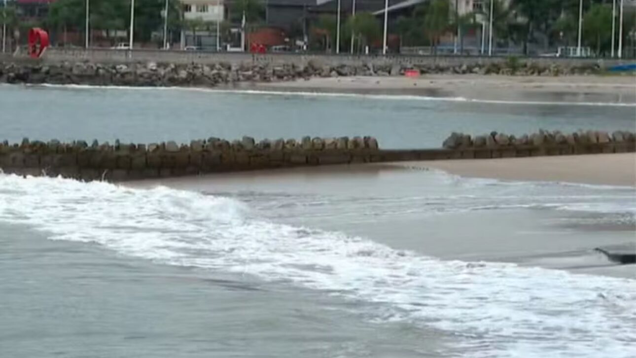 Erosão nas praias de São Vicente preocupam autoridades — Foto: Carlos Abelha/TV Tribuna