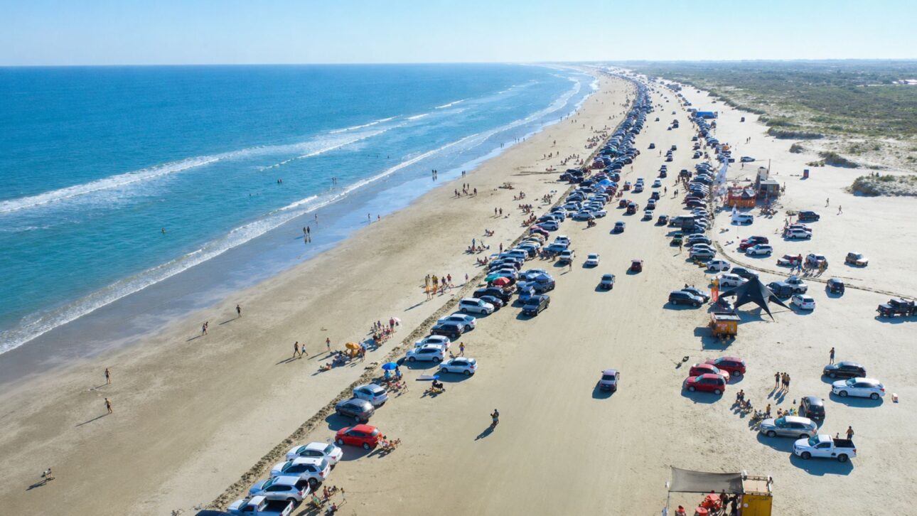 Entenda por que objetos somem e reaparecem na Praia do Cassino, no RS, maior praia do mundo, em fenômeno ligado à dinâmica costeira. (Imagem: reprodução)