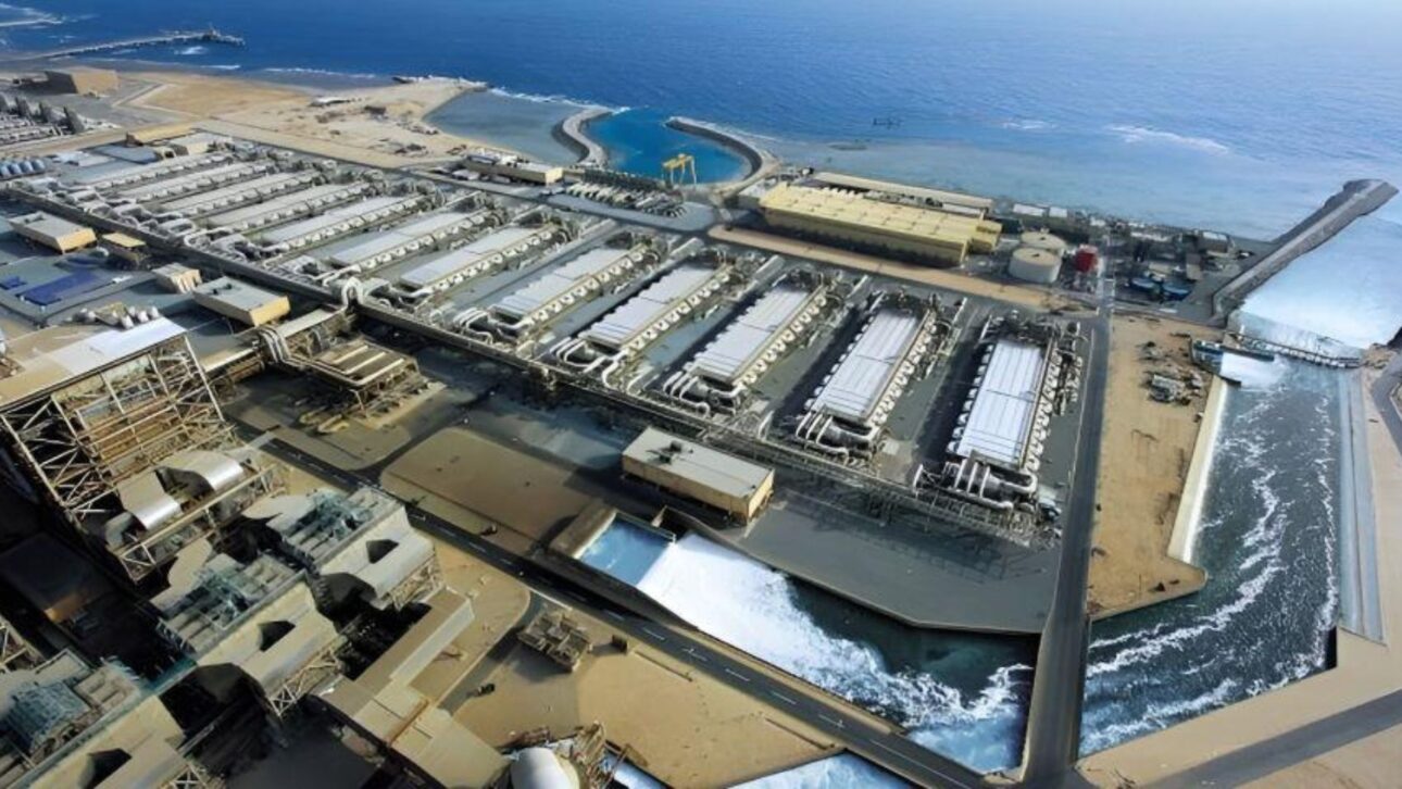 Marrocos constrói megadessalinizadora em Casablanca com tubulações submarinas para captar água do Atlântico e abastecer 7,5 milhões.