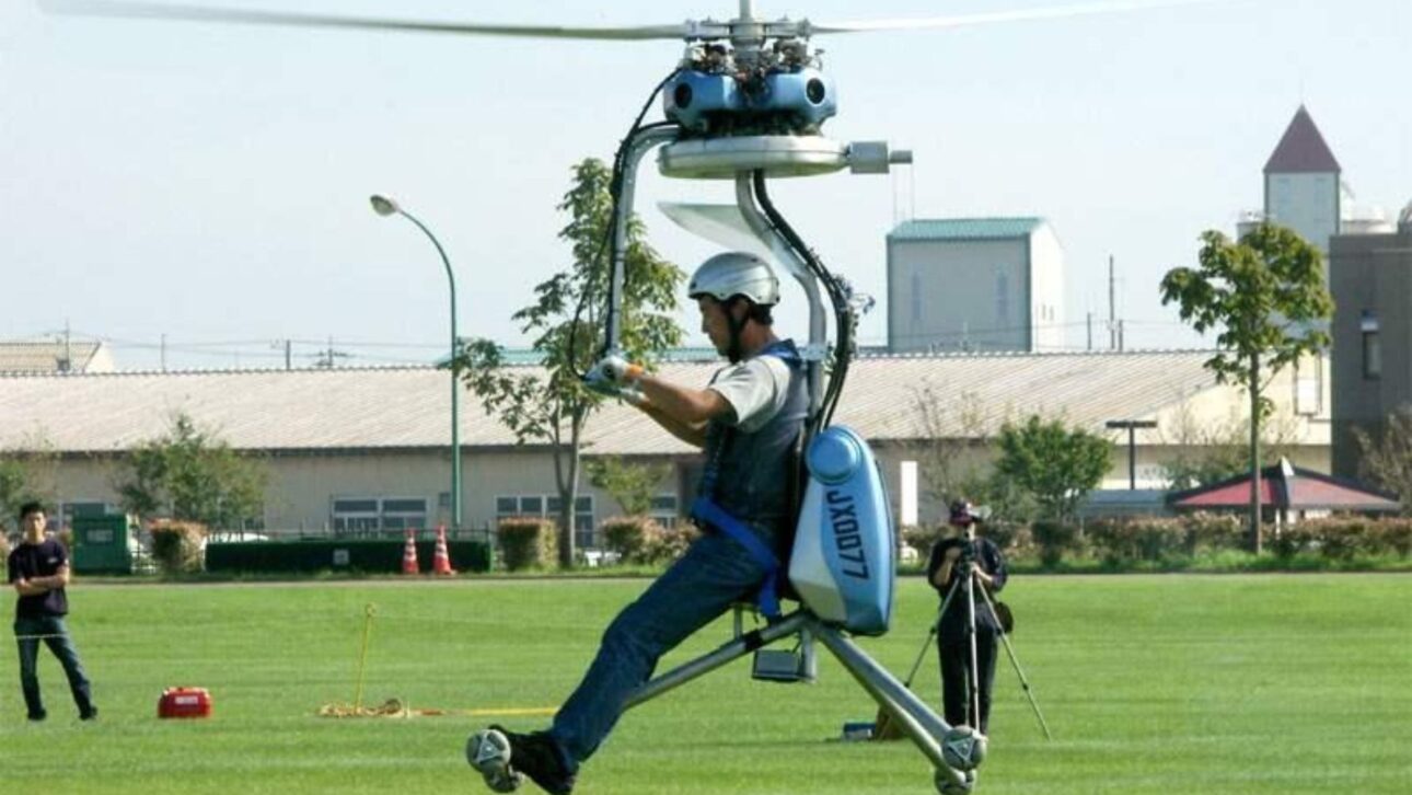 Conheça o GEN H-4, helicóptero japonês de 70 kg reconhecido pelo Guinness como o menor helicóptero tripulado do mundo.