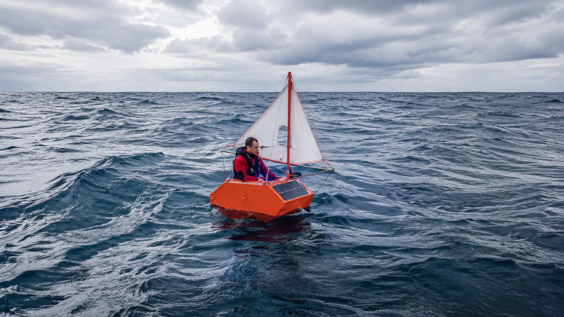 Num barco de 1,19 m, o britânico Andrew Bedwell quer cruzar o Atlântico sozinho para bater um recorde e homenagear vítimas do câncer. Conheça essa história.
