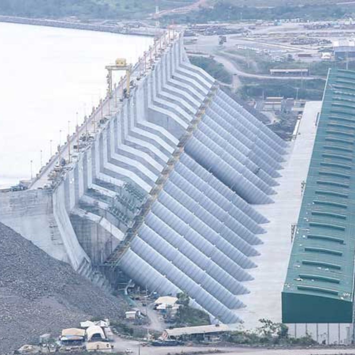 Hidrelétrica de Belo Monte abastece 10% do Brasil mas Volta Grande do Xingu perdeu 70% da pesca. Norte Energia descumpre Ibama sobre hidrograma. Entenda.