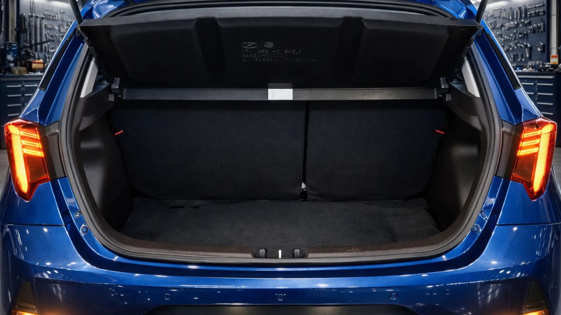 Com preço de R$ 96.790, consumo de até 15,4 km/l e liderança entre os hatches em 2026, o Hyundai HB20 Limited 1.0 entra na disputa contra Volkswagen Polo e BYD Dolphin Mini tentando dominar o mercado abaixo dos R$ 100 mil