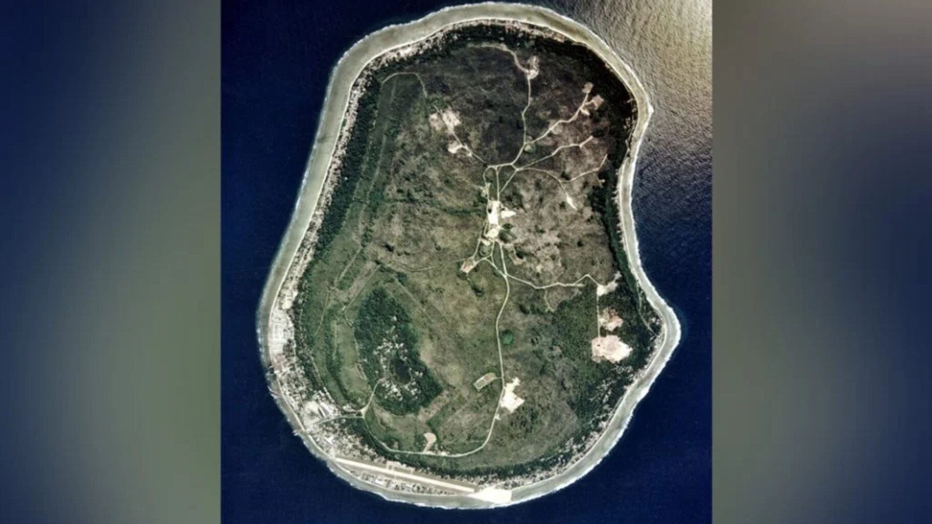 Menor país insular do mundo aprova mudança histórica para abandonar nome herdado do período colonial e redefinir a identidade de uma ilha de apenas 21 km² que já ficou bilionária com fosfato e hoje enfrenta crise econômica e ameaça climática no Pacífico