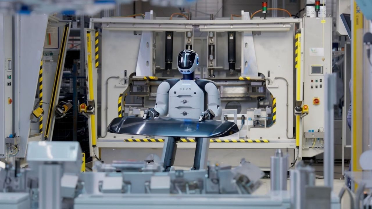 Robô humanoide AEON entra em fábrica na Áustria para operar máquinas, fazer inspeções e apoiar a produção real, marcando nova fase da corrida europeia por fábricas autônomas com IA