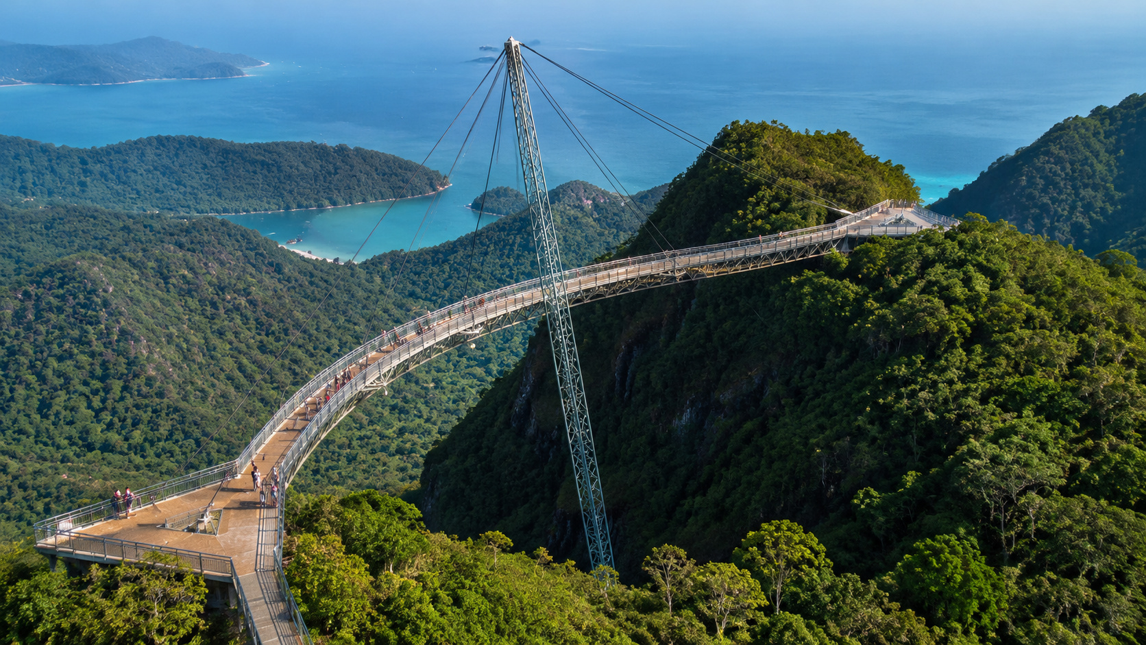 Uma das pontes mais desafiadoras do mundo é montada na Malásia com helicópteros