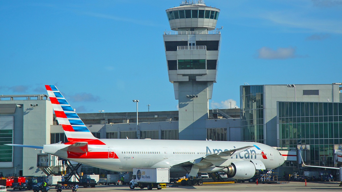 FIM DA CERVEJA NO AEROPORTO? FAA estuda endurecer regras e pode barrar consumo de álcool antes do embarque nos EUA
