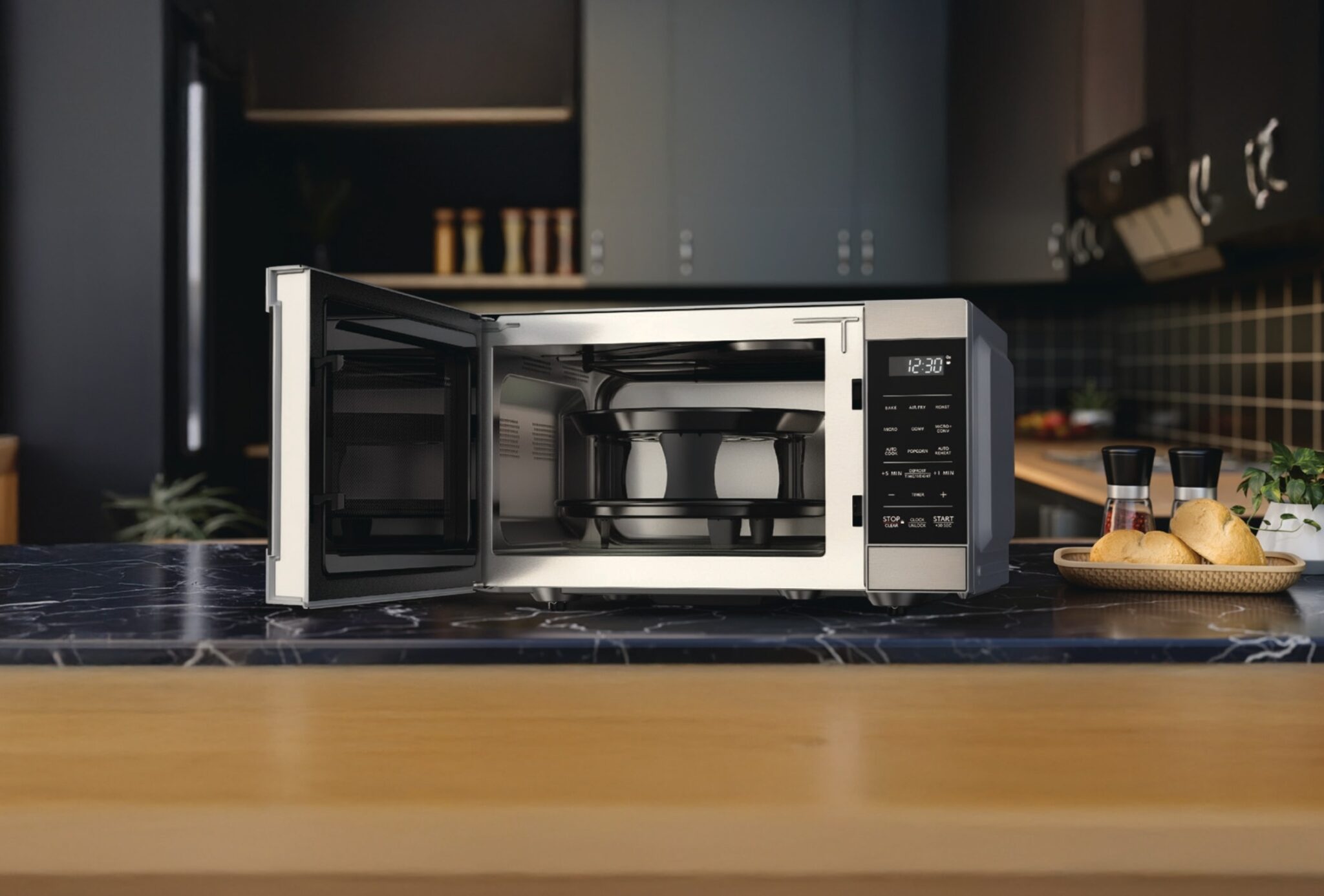 Novo micro-ondas que quer aposentar três aparelhos chega ao mercado: Sharp lança modelo 3 em 1 que reúne air fryer, forno de convecção e aquecimento em 0,9 pé cúbico para cozinhas pequenas