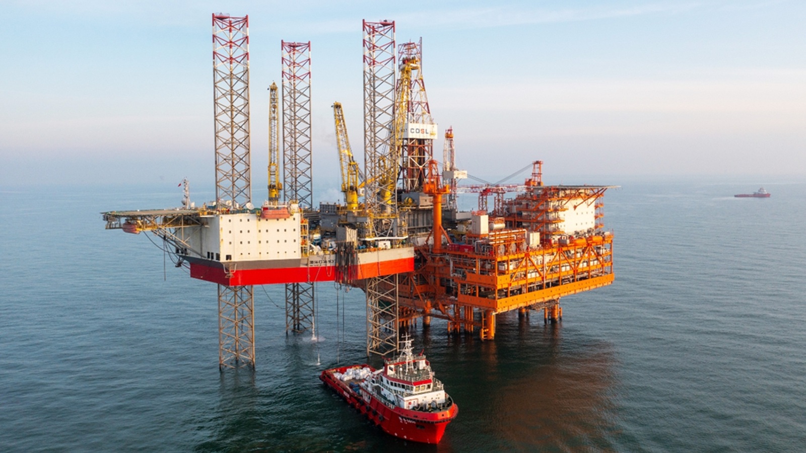 O maior projeto de campo petrolífero litológico raso offshore da China, o desenvolvimento da primeira fase do aglomerado de campos petrolíferos Kenli 10-2 Foto: Captura de tela do relatório do China Media Group