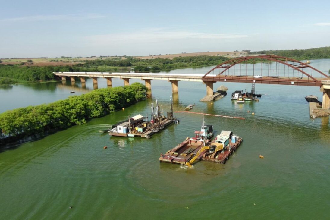 Obra no Tietê-Paraná (Imagem: Reprodução/Sampi)