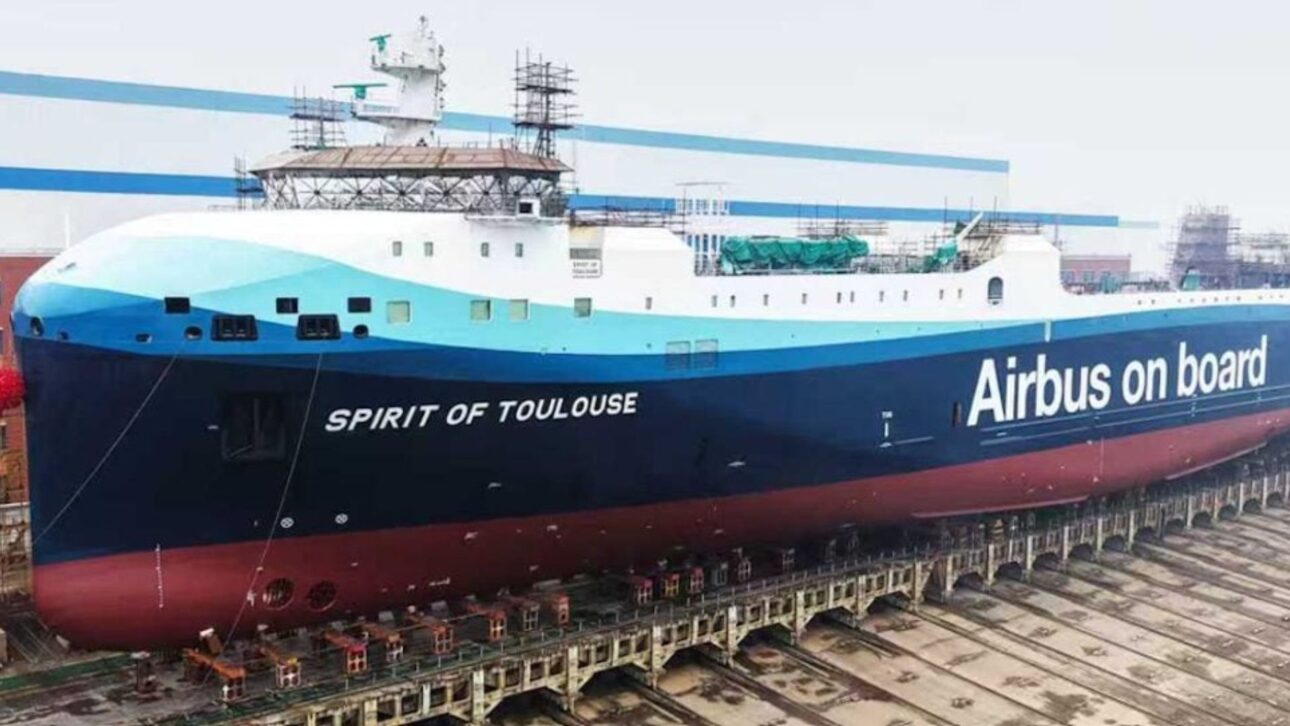 Airbus will transport wings and fuselages across the Atlantic in Chinese cargo ships powered by methanol and six 35-meter rotating sails, with emission cuts.