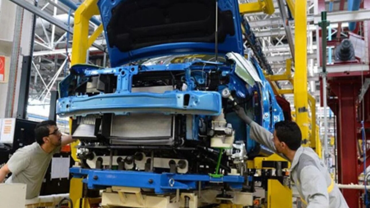 China monta en Marruecos un polo de fábricas de baterías y autopartes que, según el Financial Times, eludiría las tarifas de hasta 45% de Europa sobre coches eléctricos.