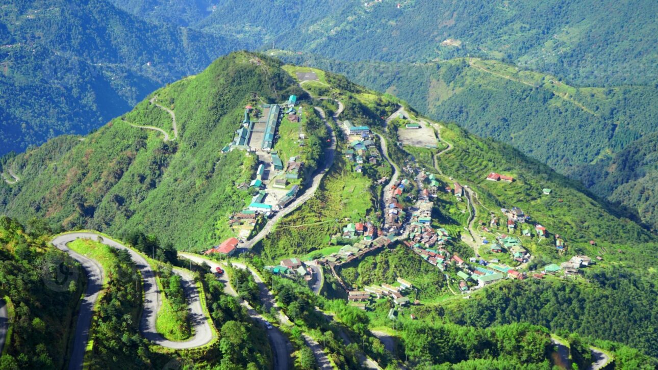 Zuluk Road: 32 zigzag curves at 3,400 m in the Himalayas, in Sikkim, former Silk Route now in a military zone on the India-China border.