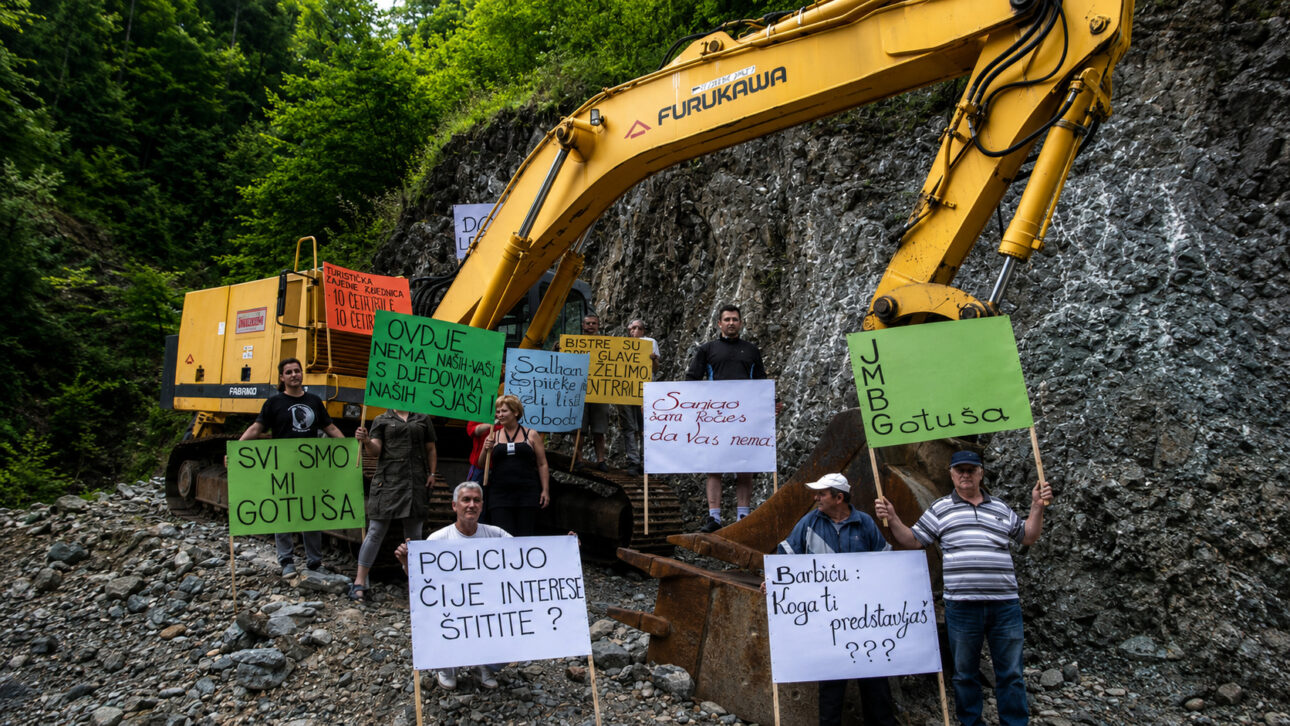 The mobilization lasted 325 days on site and kept residents attentive to the project