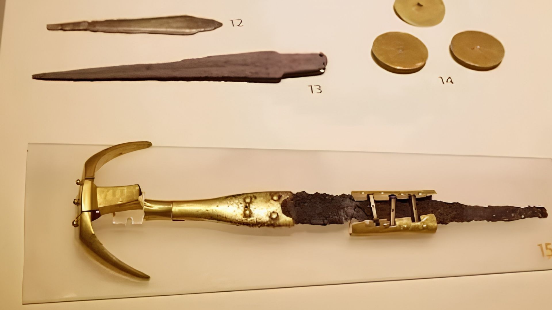 Uma lâmina da Turquia com 4.500 anos entrou na lista dos objetos feitos com metal extraterrestre: estudo liga artefato de Alaca Höyük ao uso de ferro meteórico antes da Idade do Ferro