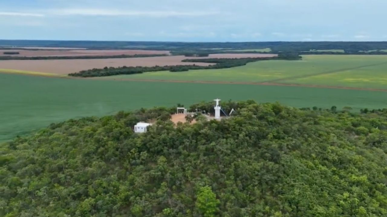 trator em Mato Grosso mostra agricultura mecanizada, gestão rural e sucessão familiar na fazenda que passou de 25 HP a 400 HP.