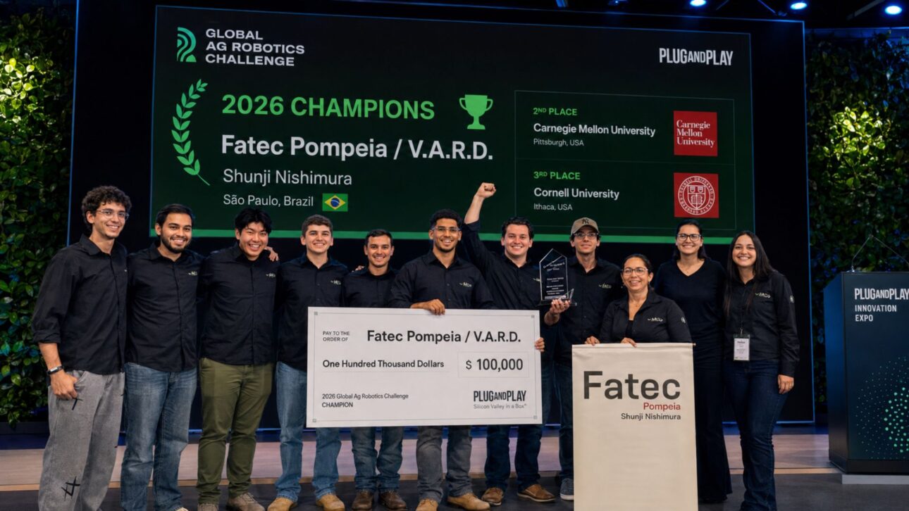 Armadilha inteligente da Fatec Pompeia usa inteligência artificial e sol para contar pragas do algodão e vence categoria de IA em prêmio de robótica agrícola.