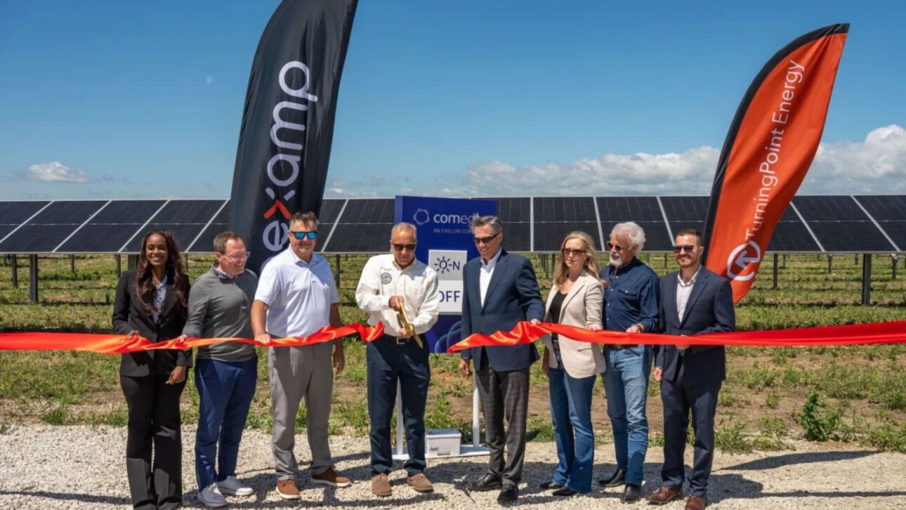 Cerimônia de inauguração de dois novos projetos de energia solar comunitária em Minonk, Illinois. Crédito da imagem: Nexamp