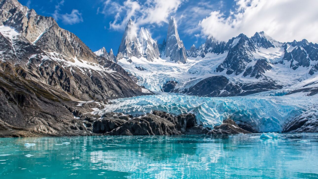 O degelo da geleira Viedma na Patagônia revelou uma fossa de 900 m e fez do lago Viedma o mais profundo da América, confirma o CONICET: o 5º do mundo.