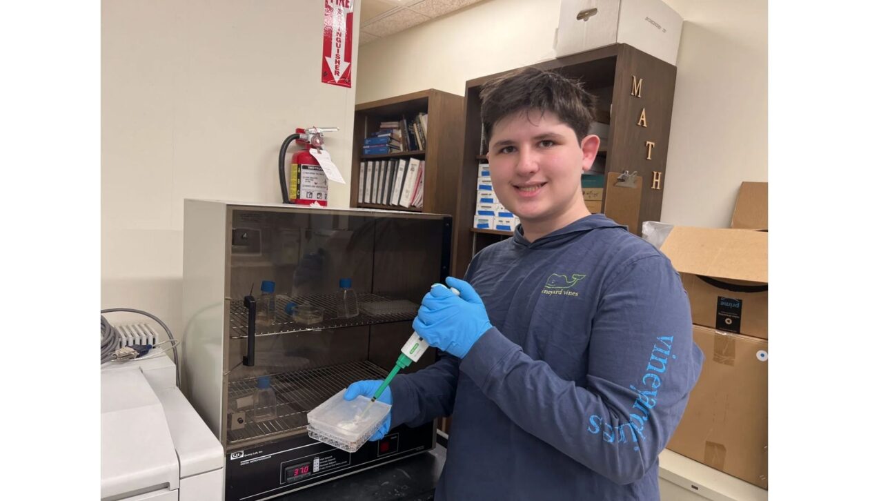 Jovem criou uma bactéria que produz vidro sobre o gelo do Ártico para frear o degelo: a ideia contra as mudanças climáticas rendeu bolsa de US$ 50 mil.