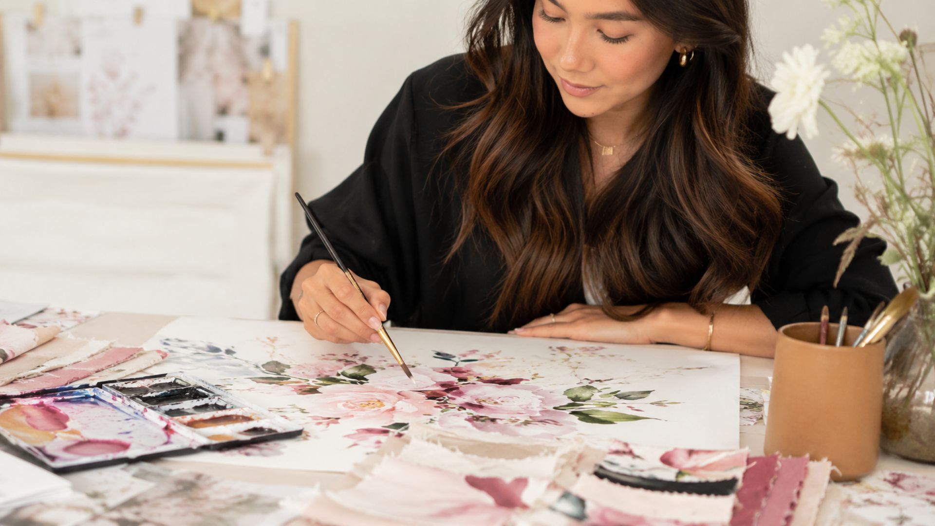 Luana Amy criou a La's Clothing aos 17, marca de roupa de moda feminina sem investidor; a jovem empreendedora mira R$ 15 milhões em 2026.