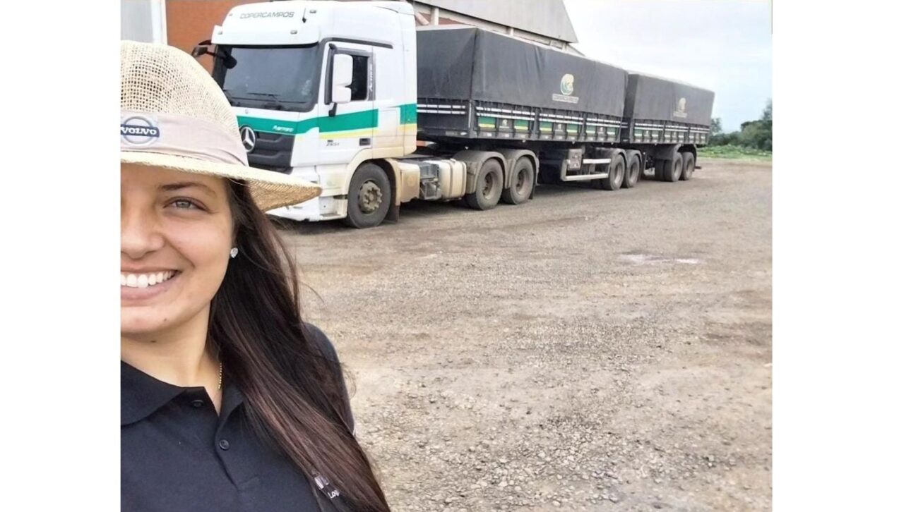 Moradora de Ibicaré, jovem trocou a faculdade de Direito pelo volante (Fotos: Arquivo pessoal)
