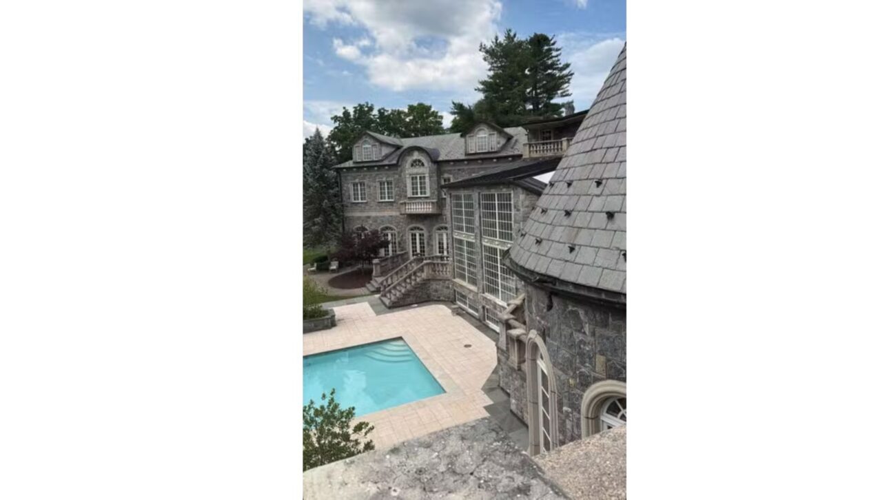 Vini Jr.'s family is staying in a 'castle' worth R$ 55 million for the World Cup, in the USA — Photo: Reproduction/Instagram