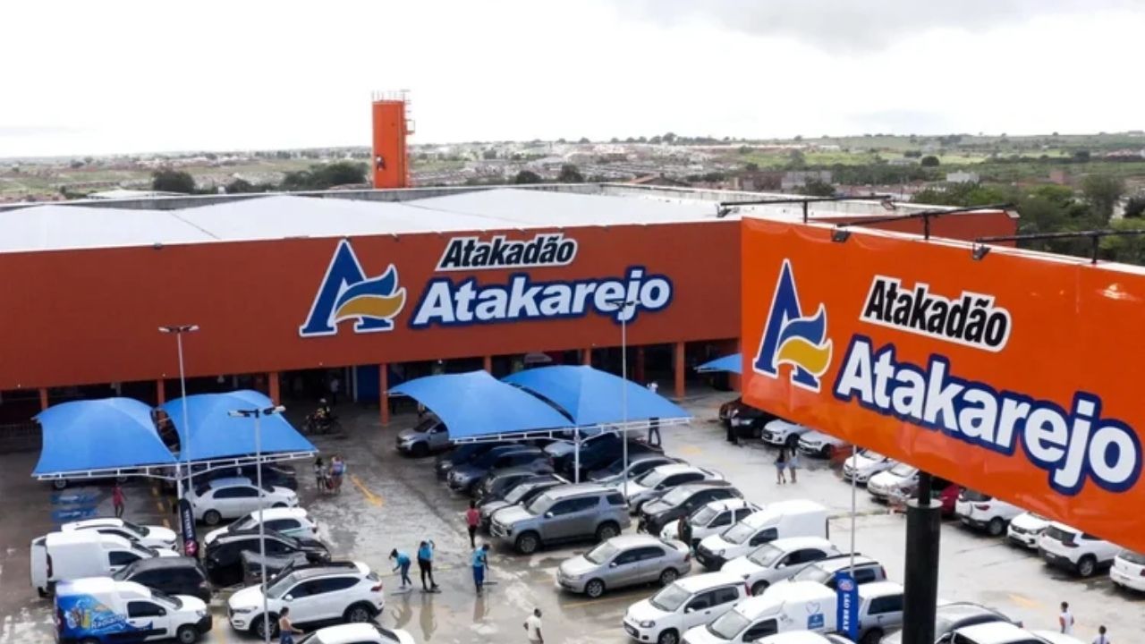 Atakarejo lidera varejo alimentar na Bahia com Pátria Investimentos e faturamento de R$ 6,32 bilhões.