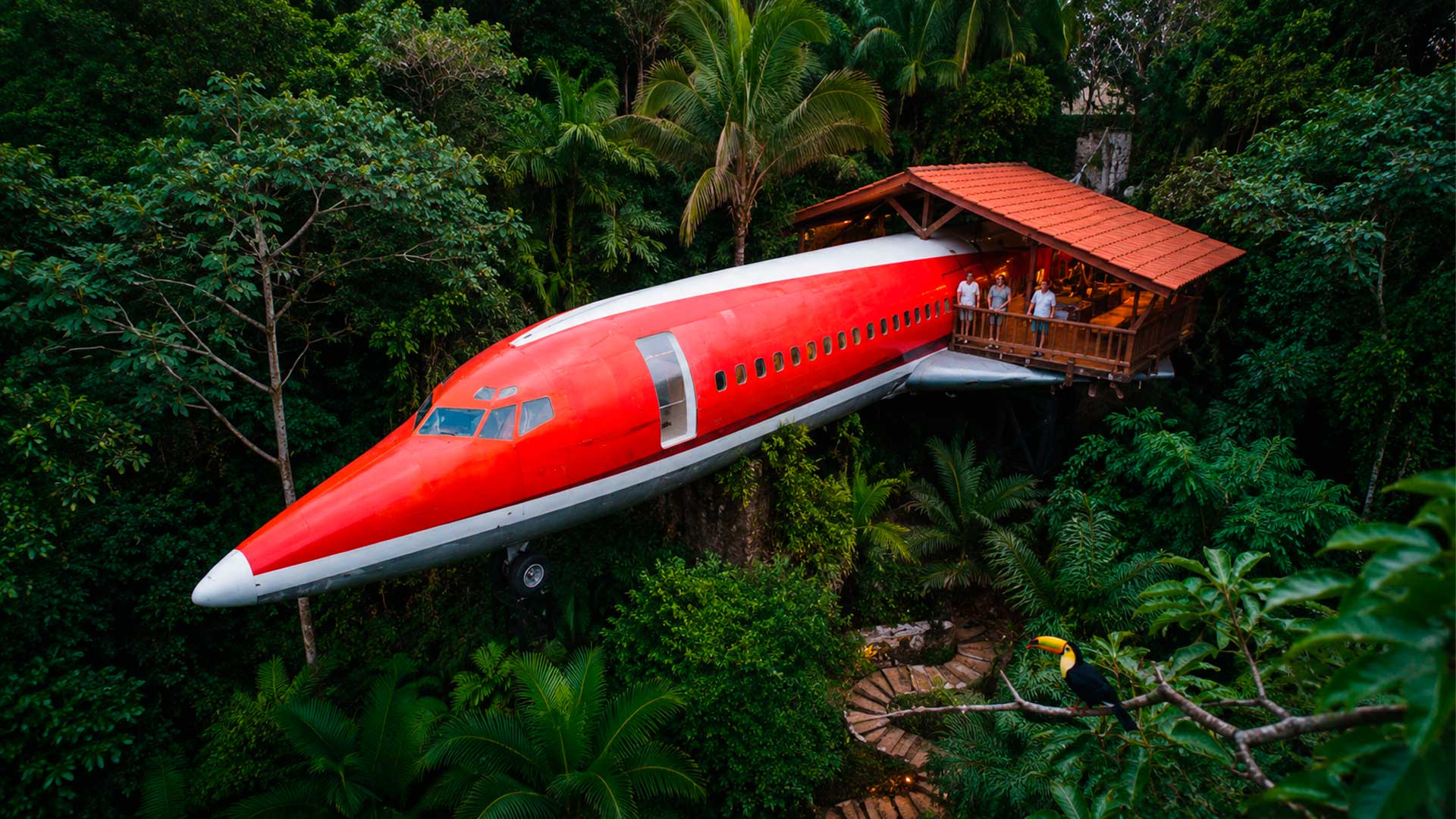 Boeing 727 aposentado é transformado em suíte de hotel na selva da Costa Rica com vista para o Oceano Pacífico