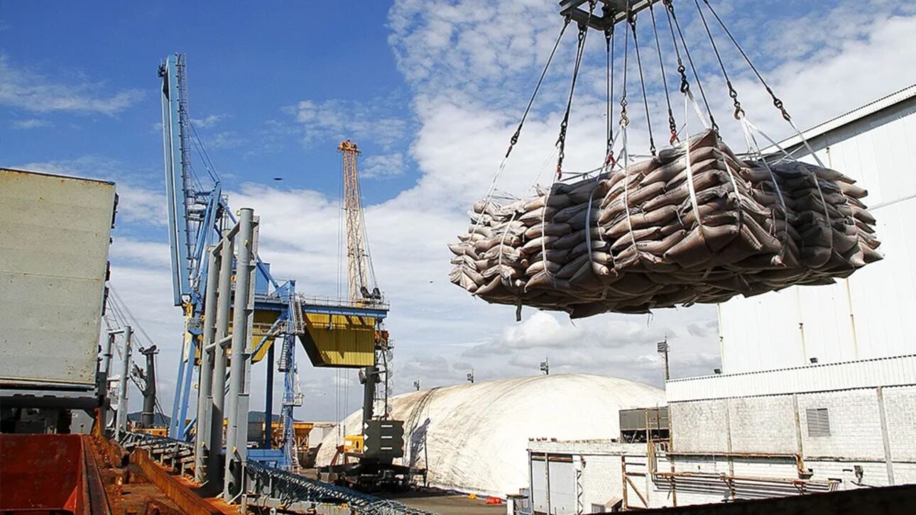 Brazil and Morocco move US$ 2.8 billion in agricultural trade. Sugar leads the export with 58.1% and fertilizers dominate the imports of the African country