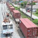 Enquanto o mundo abre canais secos e rotas entre dois oceanos, o Brasil ainda discute as ferrovias que prometeu há décad
