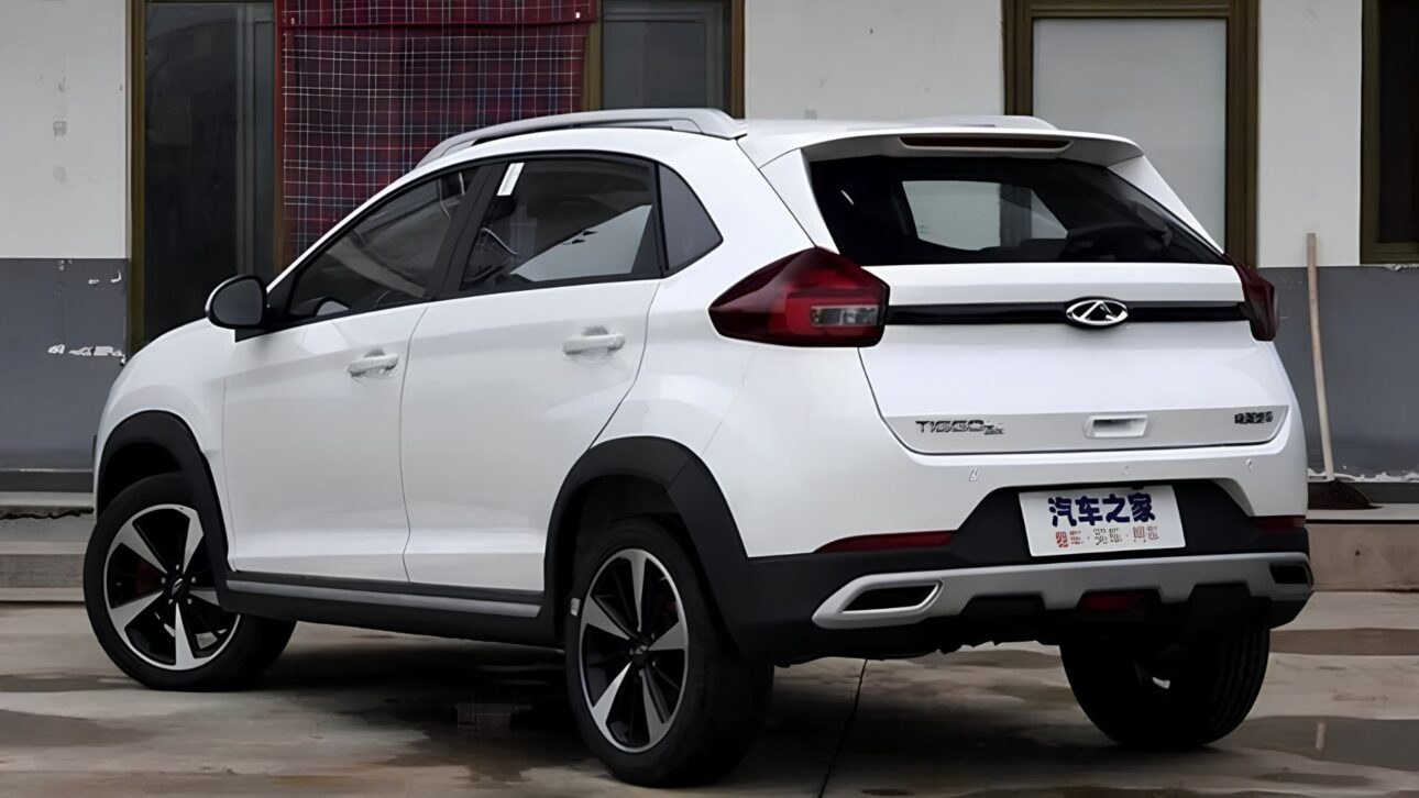 Caoa Chery Tiggo 2 Look 2020 has a 1.5 flex engine, automatic transmission, 420-liter trunk, and FIPE price of R$ 63,195 in June 2026.